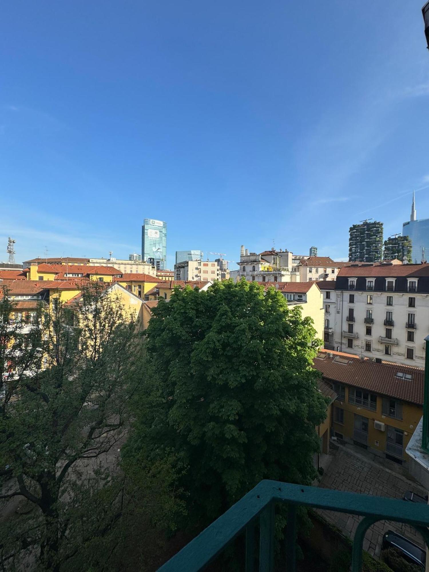 New Apartment With Balcony, Isola Bosco Verticale Milano Exterior foto