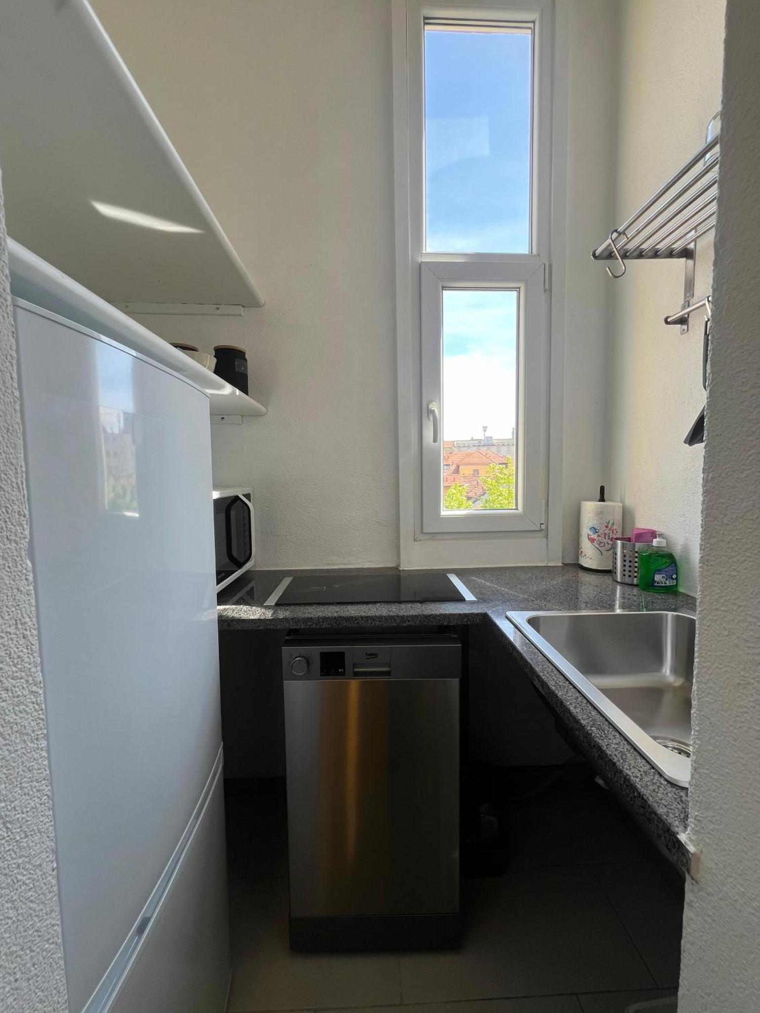 New Apartment With Balcony, Isola Bosco Verticale Milano Exterior foto